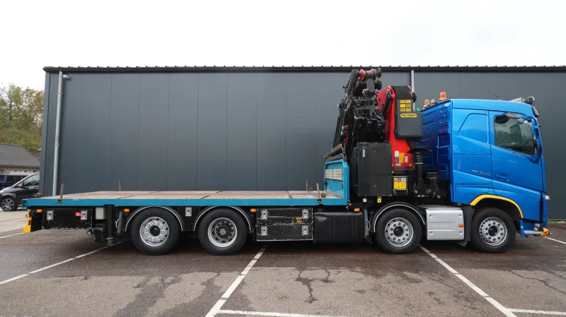 Volvo - FH 540 8x2 flatbed truck with Palfinger PK 92002 crane with PJ125E FLYJIB