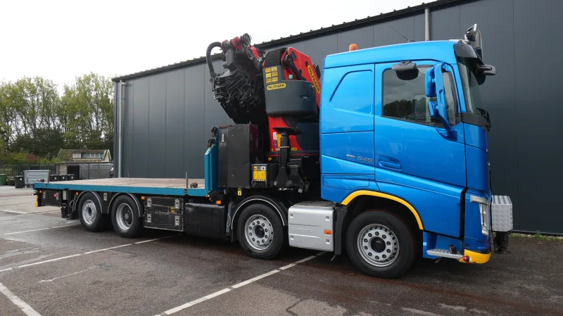 Volvo - FH 540 8x2 flatbed truck with Palfinger PK 92002 crane with PJ125E FLYJIB