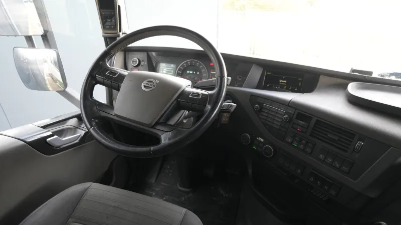 Volvo - FH 540 130 ton's 8x4 tractor unit