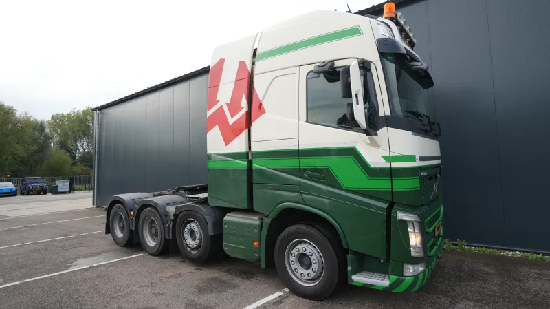 Volvo - FH 540 130 ton's 8x4 tractor unit