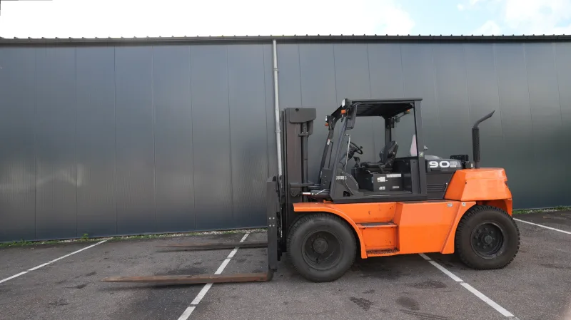 Doosan - D90S 9T FORKLIFT