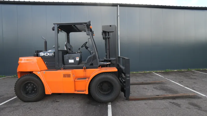 Doosan - D90S 9T FORKLIFT