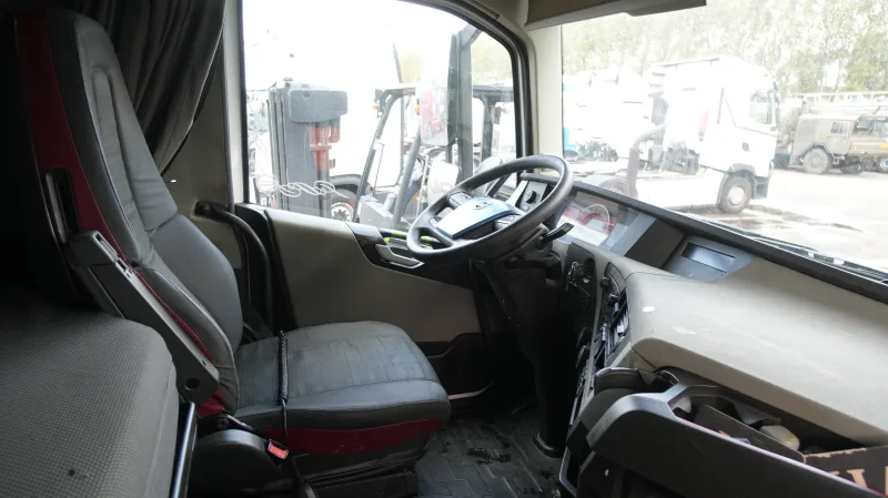 Volvo - FH 420 Mega tractor unit 