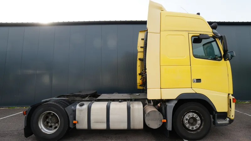 Volvo - FH 12/420 Tractor unit 373.000km Manual gearbox