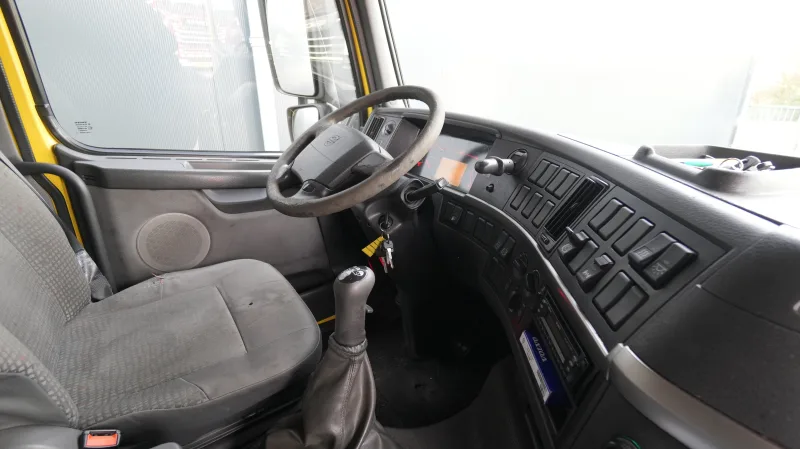 Volvo - FH 12/420 Tractor unit 373.000km Manual gearbox