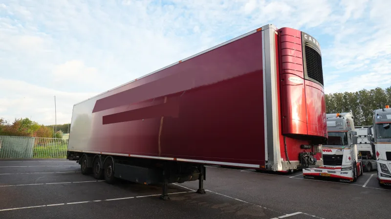 Floor - 3 Axle frigo trailer Carrier Vector 1550