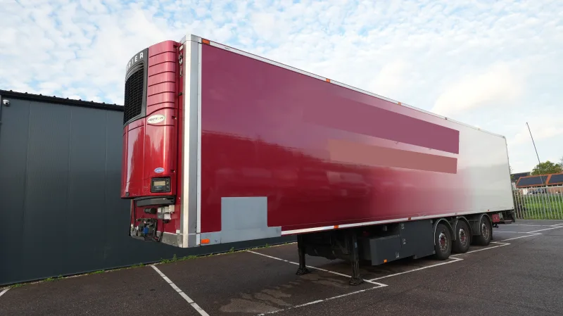 Floor - 3 Axle frigo trailer Carrier Vector 1550
