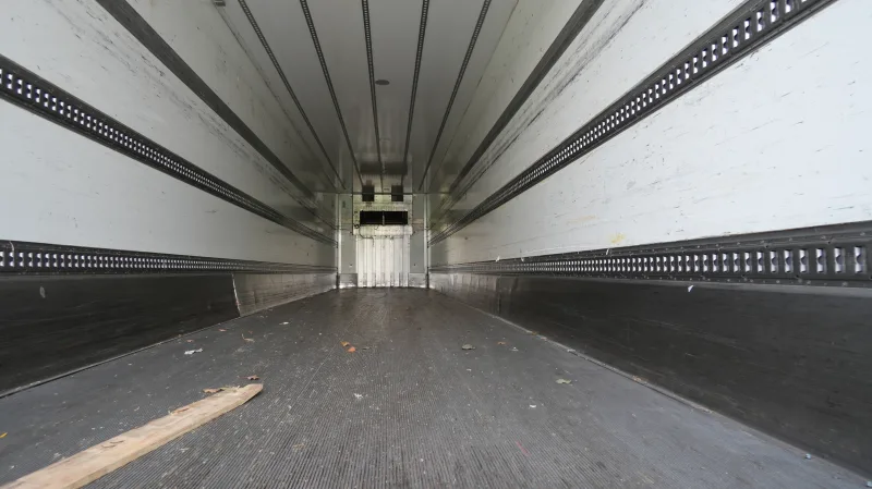 Floor - 3 Axle frigo trailer Carrier Vector 1550