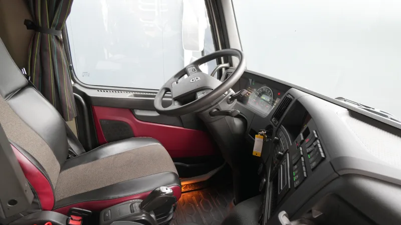 Volvo - FMX 460 70 ton's heavy load 6x2 tractor unit 390.300km