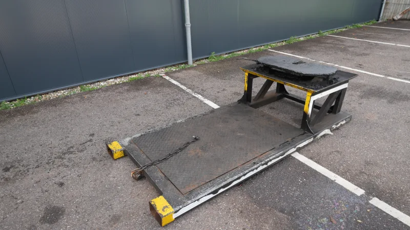 JOST - plaform with fifth wheel