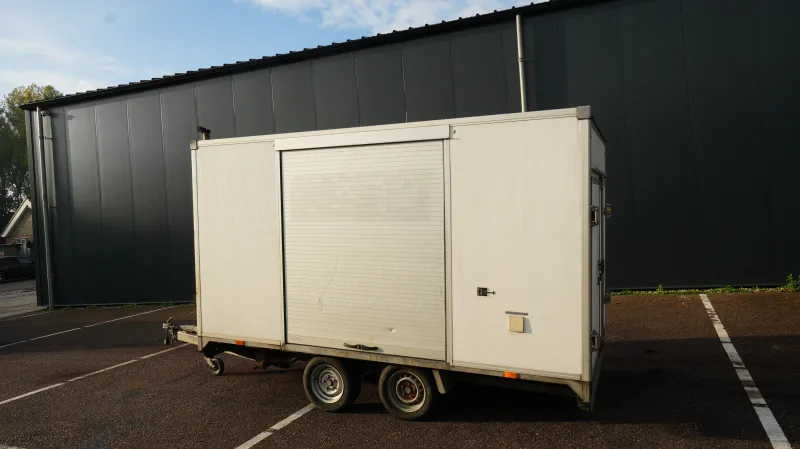 brand-unknown - 2 axle trailer with Atlas Copco XAHS37 compressor