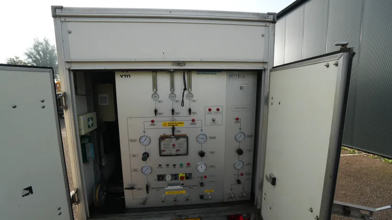 brand-unknown - 2 axle trailer with Atlas Copco XAHS37 compressor